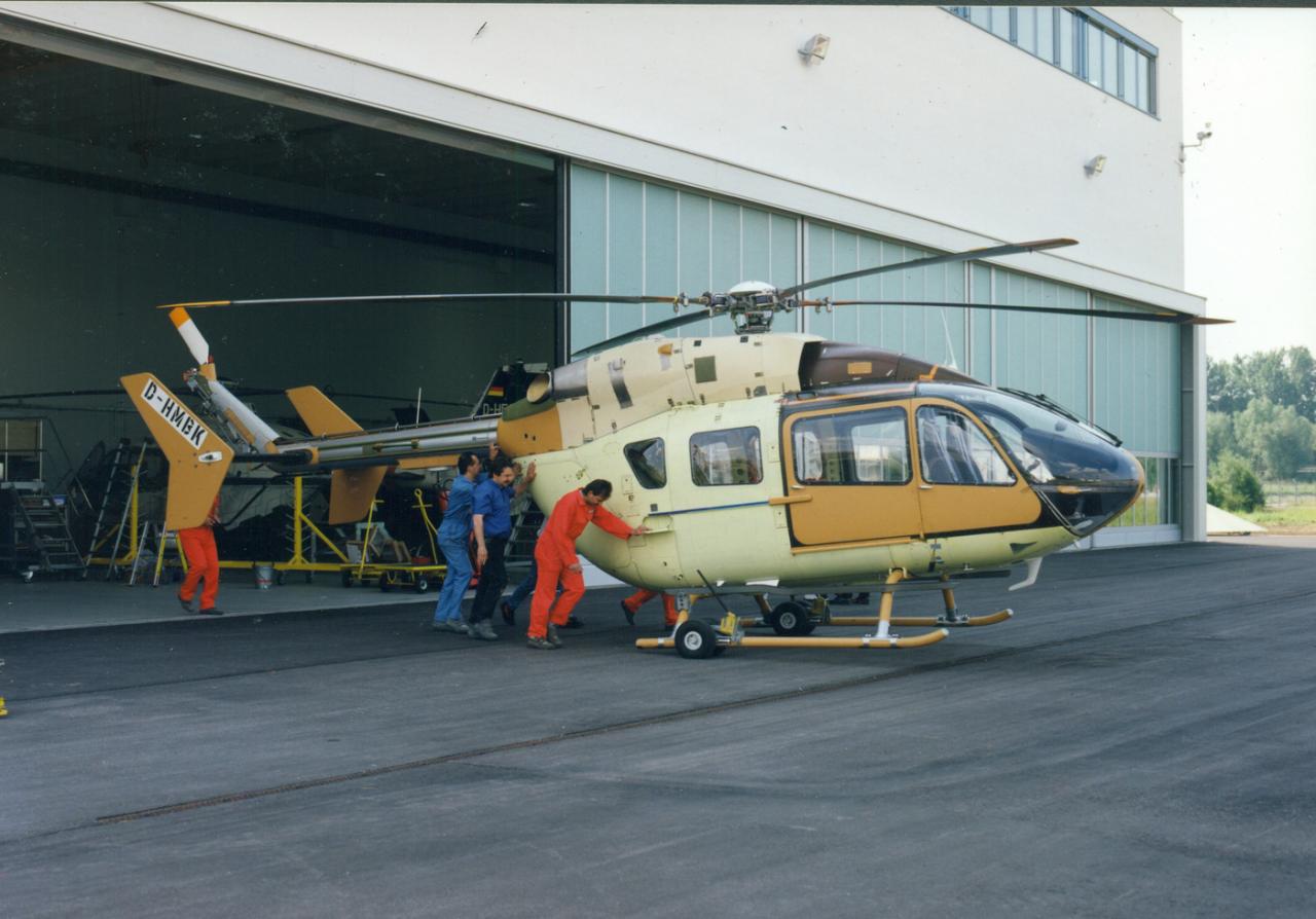 Prototype EC145 msn 9001 (© Eurocopter)